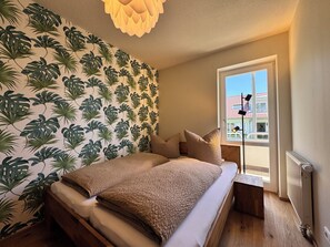 2 bedrooms, iron/ironing board, free WiFi