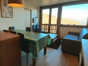 TV - Modern 3-room in La Plagne, sleeps 6, balcony (La Plagne-Tarentaise)