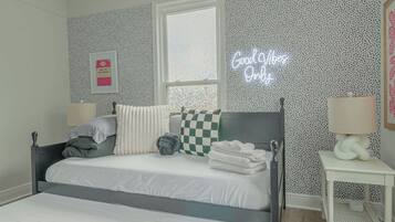 4 camere, ferro/asse da stiro, Wi-Fi, lenzuola