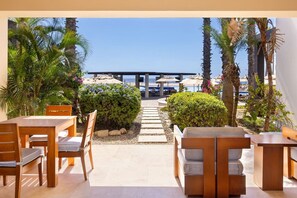 Outdoor dining - Luxury 2-Bed Getaway: OCR 134 (Cabo San Lucas)