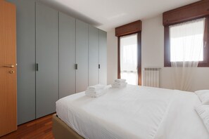 1 chambre, fer et planche Ă repasser, Wi-Fi, draps fournis