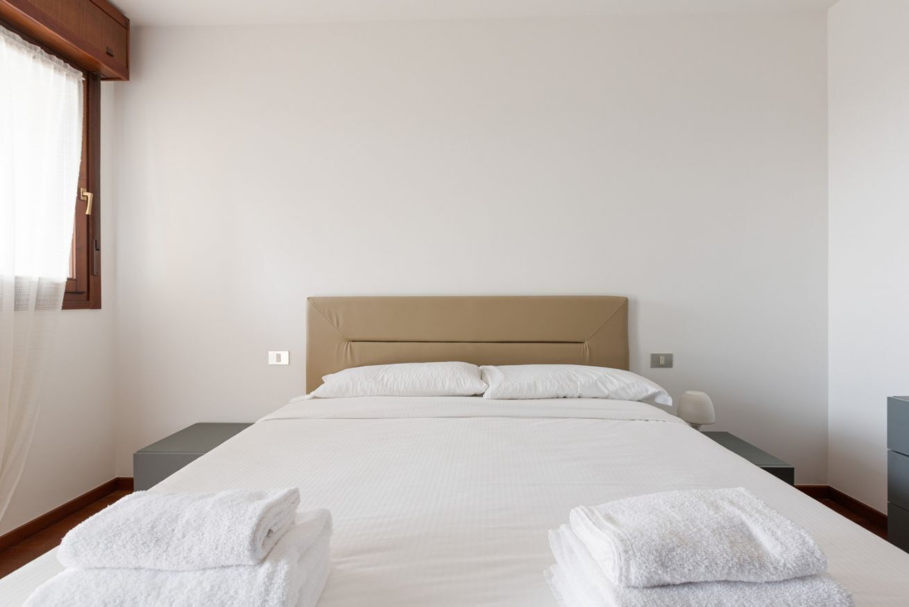 1 chambre, fer et planche à repasser, Wi-Fi, literie fournie