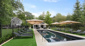 Een verwarmd zwembad