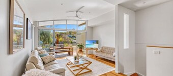 Jan Juc Beach House - on a quiet leafy street