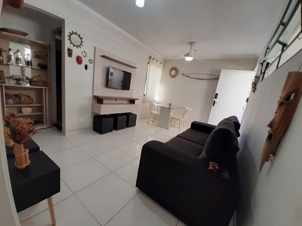 Living area - Round trip - LA26-Bertioga, SESC, Riviera, Vista Linda, Indaiá (Jardim Rafael Bertioga)