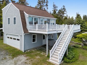 Exterior - Little White Caps, quaint cottage overlooking Port Clyde Harbor (Saint George)