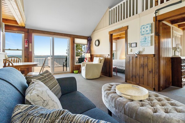 Smart TV - Little White Caps, quaint cottage overlooking Port Clyde Harbor (Saint George)