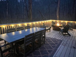Outdoor dining - Gem of the Mountain | Cozy Cabin Retreat Near Hele (Sautee Nacoochee)