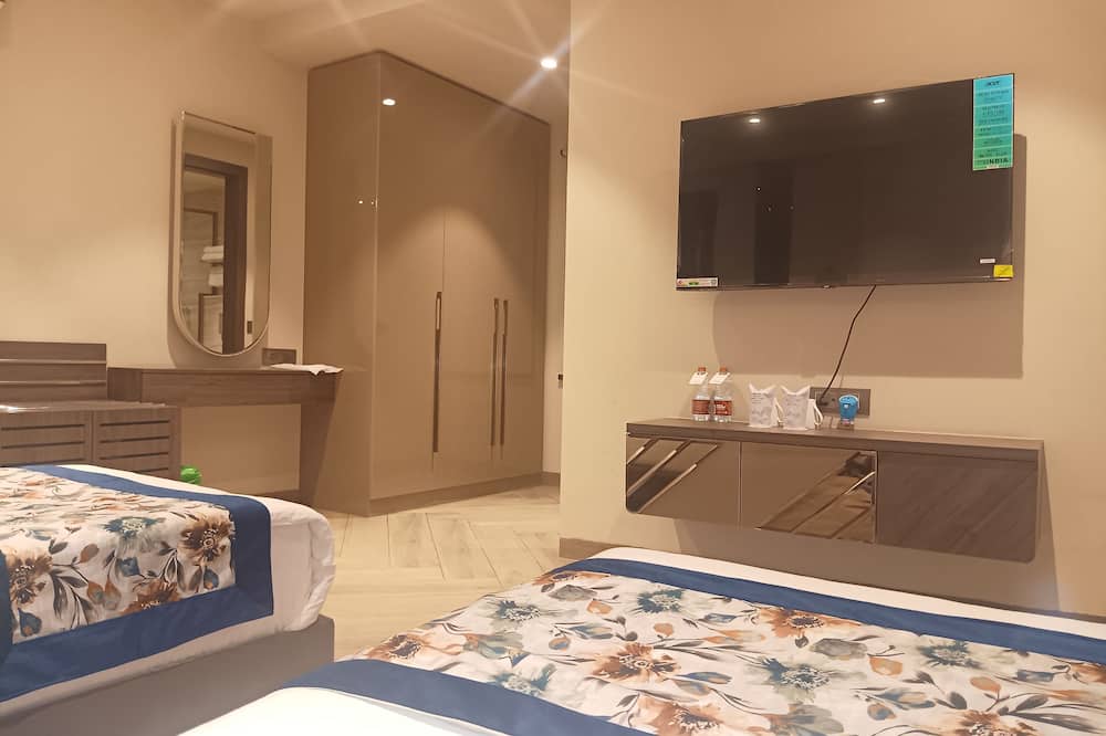 Qotel Signature Coleman Janakpuri