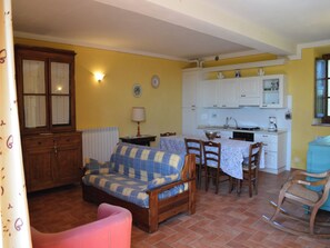 Living area - Charming Flat With Pool Surrounded by Nature (Asciano)