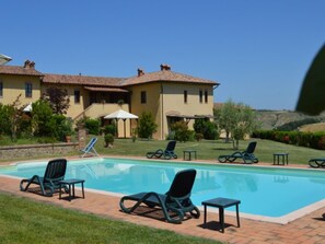 Property entrance - Charming Flat With Pool Surrounded by Nature (Asciano)