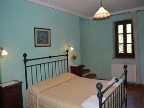 3 bedrooms - Charming Flat With Pool Surrounded by Nature (Asciano)
