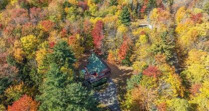 Red Hemlock Retreat | Hot Tub & Close To Mountains