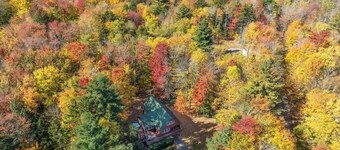 Red Hemlock Retreat | Hot Tub & Close To Mountains