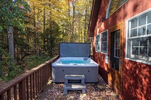 Bañera de hidromasaje al aire libre