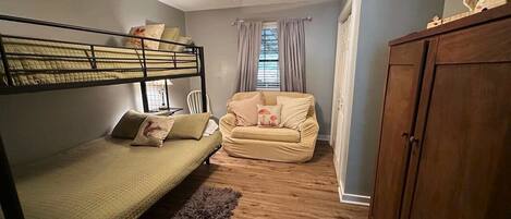 2 chambres, bureau, Wi-Fi, draps fournis