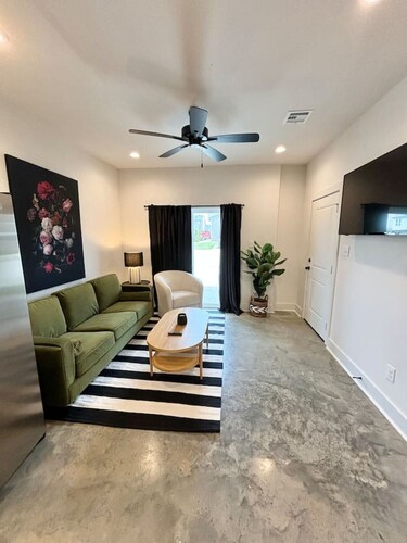NEW-Teche House-KING Bed-Cajun Getaway-Fast Wi-Fi
