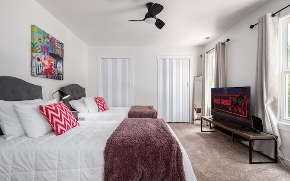 5 bedrooms, iron/ironing board, free WiFi, bed sheets