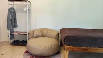 Standard Double or Twin Room, Balcony, Mountain View | Living area
