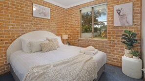 4 chambres, fer et planche à repasser, lit de bébé portatif, Wi-Fi