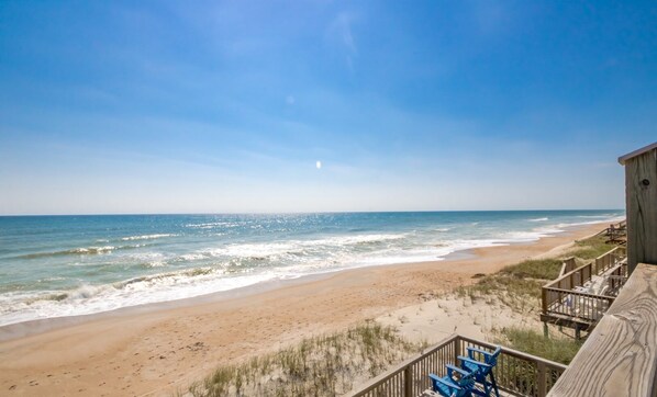 On the beach - Son Burn - 3BR Oceanfront Turtle Cove Townhouse (Surf City)