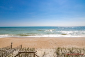 On the beach - Son Burn - 3BR Oceanfront Turtle Cove Townhouse (Surf City)