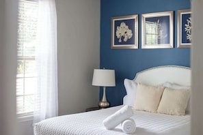 5 bedrooms, iron/ironing board, WiFi, bed sheets - Spacious villa near Disney w/ private pool (Kissimmee)