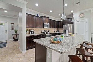 Fridge, microwave, oven, stovetop - Steps to Free Resort! Heated Pool & 9MI Disney (Kissimmee)