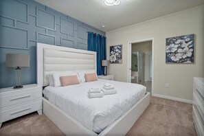 6 عدّة غرف نوم ومكواة/لوح كي وسرير سفر وواي فاي