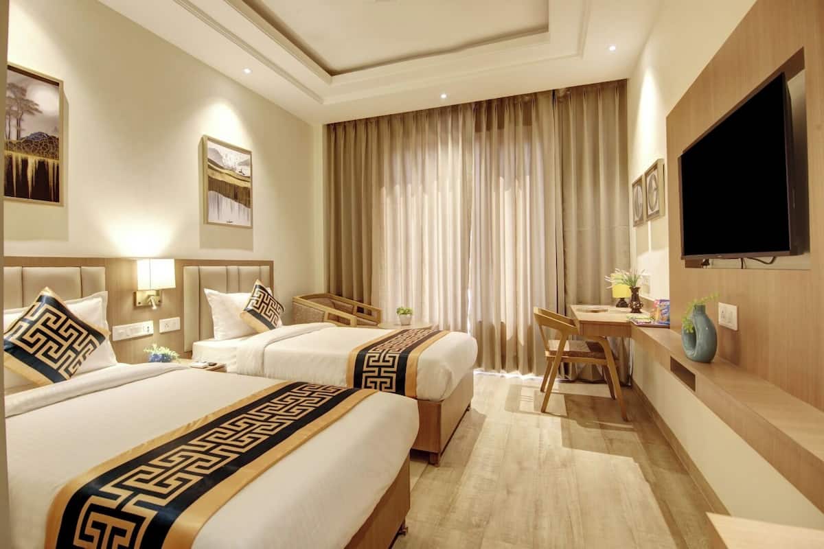 Deluxe Double Room, City View