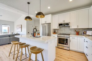 House (4 Bedrooms) | Interior