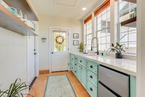 Cottage (1 Bedroom) | Interior - Steps to Sutter Creek: Chic Wine Country Cottage (Sutter Creek)