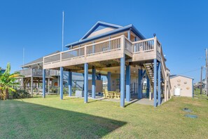 Interior - Hot Tub, Patio & Deck: Coastal Crystal Beach Home! (Port Bolivar)