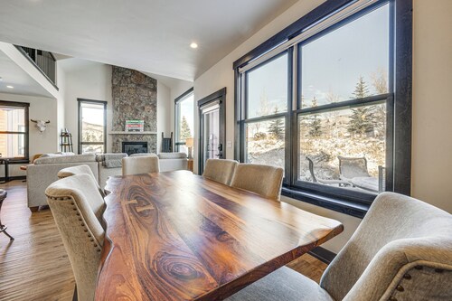 8 Mi to Keystone Resort: Mtn-view Townhome