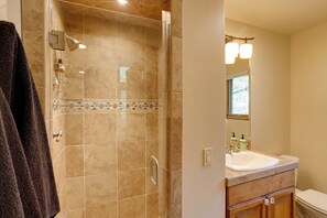 Interior - On Main Street: Ouray Getaway w/ Mountain Views! (Ouray)