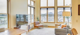 Custom Harborside Loft In the Heart of Ketchikan