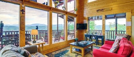 House (4 Bedrooms) | Front of property