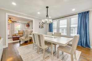 House (3 Bedrooms) | Interior - 3 Mi to Mercedes-benz! ATL Home w/ Fenced Yard (Atlanta)