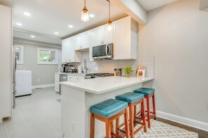 House (3 Bedrooms) | Interior - 3 Mi to Dtwn: Home w/ Fenced Yard in Atlanta! (Atlanta)