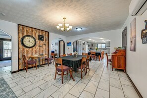 House (Multiple Bedrooms) | Interior