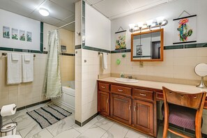 House (Multiple Bedrooms) | Interior