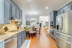 House (4 Bedrooms) | Interior