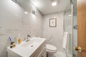 Apartment (2 Bedrooms) | Interior - Hot Tub & Sweeping Views: Apt in Clarkston! (Clarkston)
