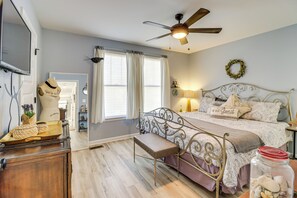 Cottage (3 Bedrooms) | Interior - Walk to Potomac River: Colonial Virginia Retreat (Colonial Beach)