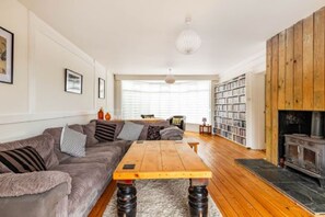 House | 4 bedrooms - Host Stay Seaview (Norwich)