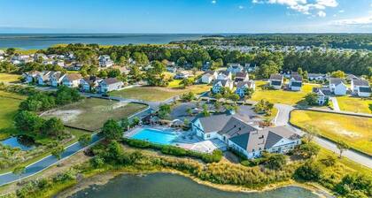 Coastal Marsh-Beautiful 5 Bedroom Home in America's Coolest Small Town!