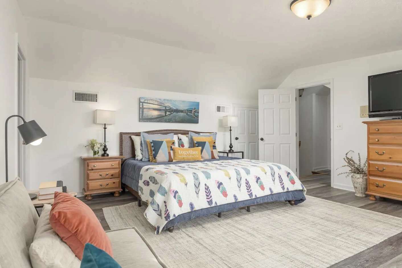 3 bedrooms, iron/ironing board, WiFi, bed sheets