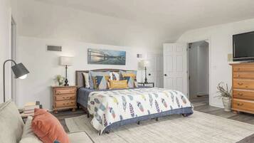 3 bedrooms, iron/ironing board, WiFi, bed sheets