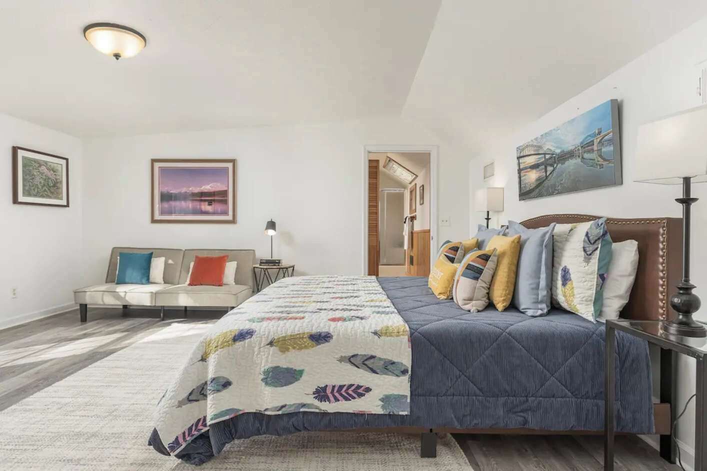 3 chambres, fer et planche à repasser, Wi-Fi, draps fournis