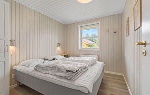 3 bedrooms, free WiFi - Lovely home in Blåvand with sauna (Blåvand)